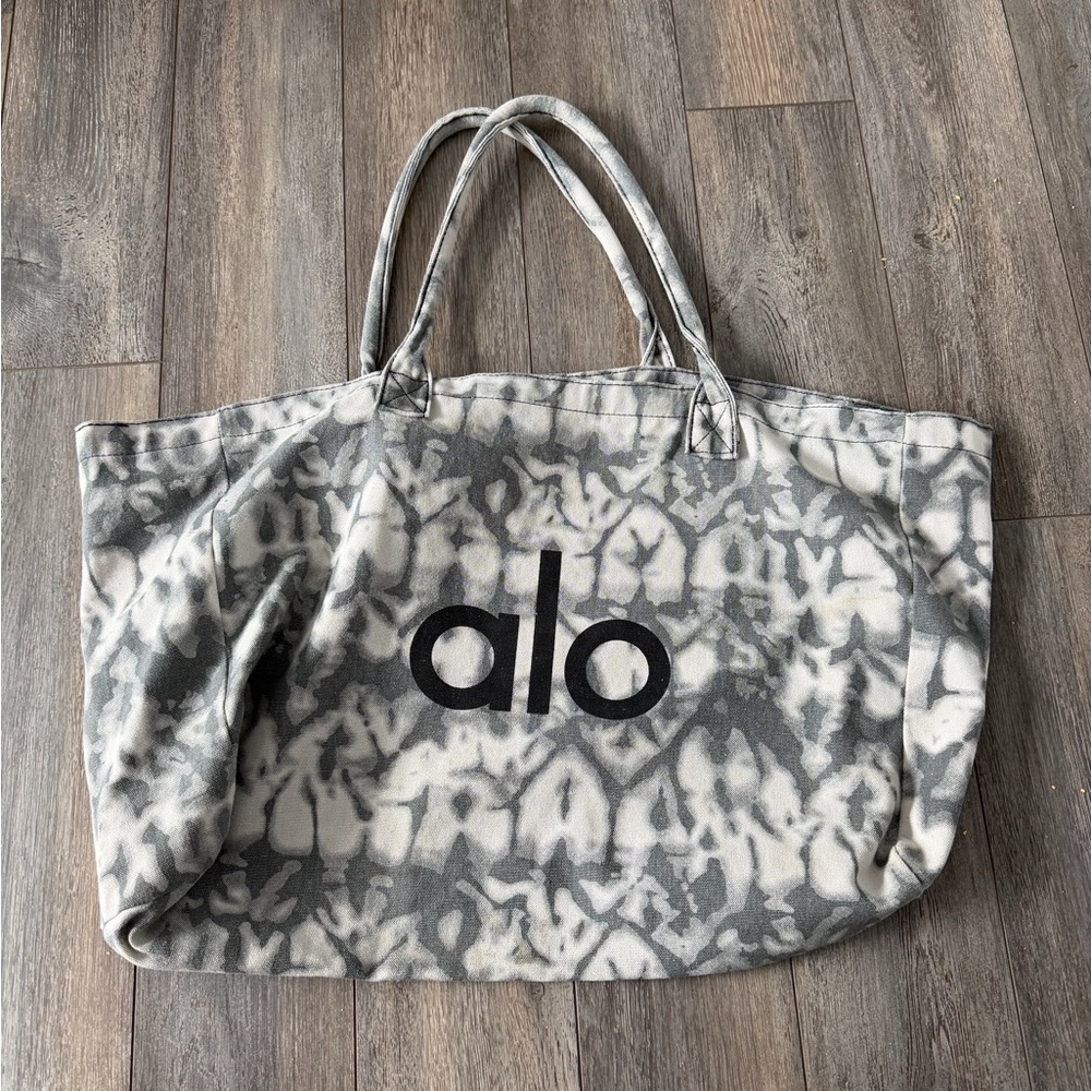 ALO Yoga Black and Gray Tie-Dye Tote Bag